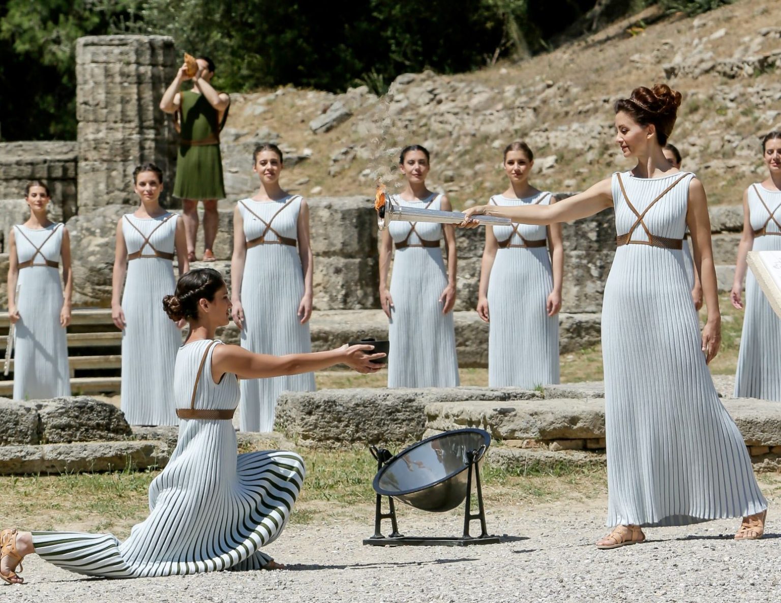 Greek kaula dance
